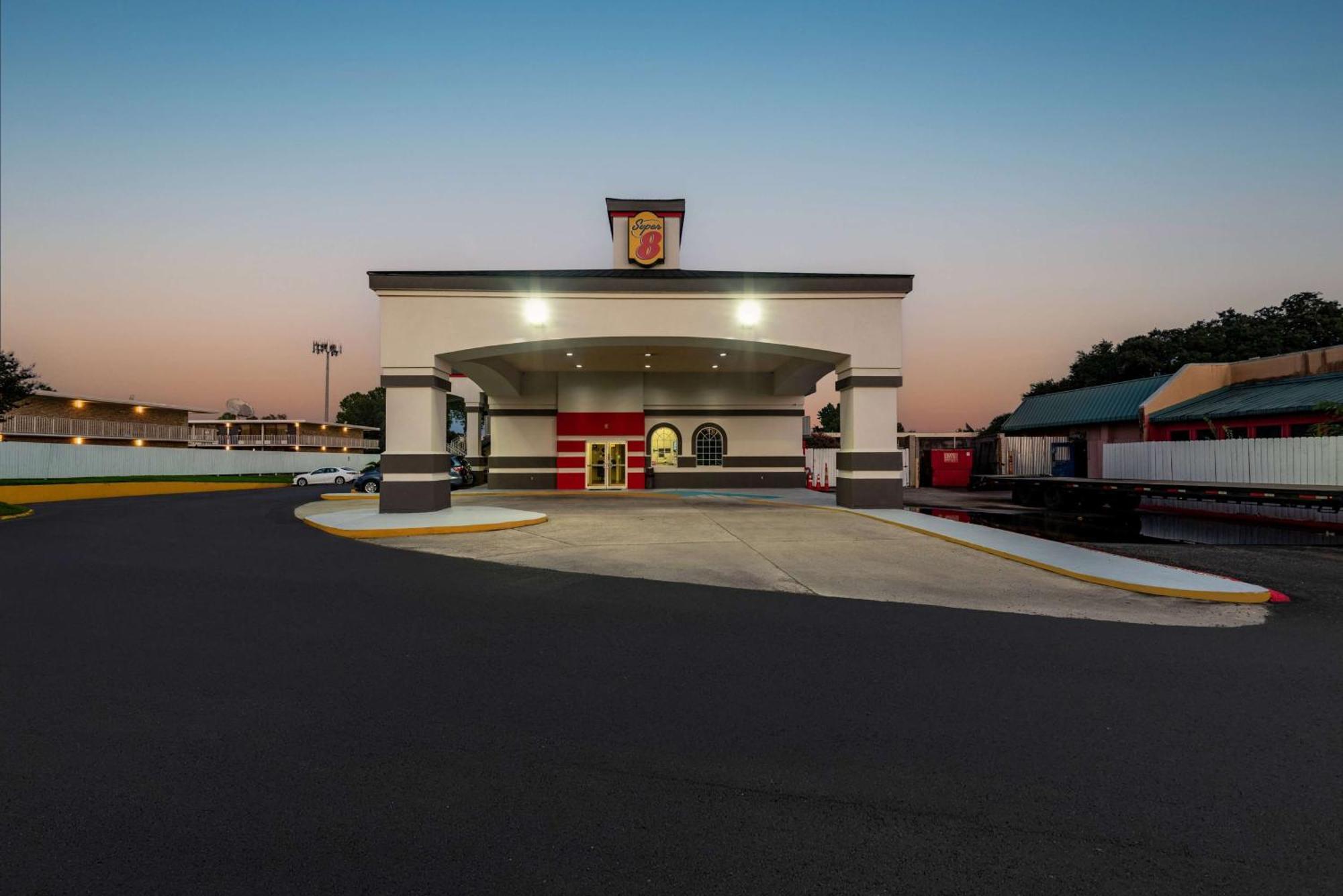 Motel Super 8 By Wyndham Baton Rouge/I-10 Extérieur photo